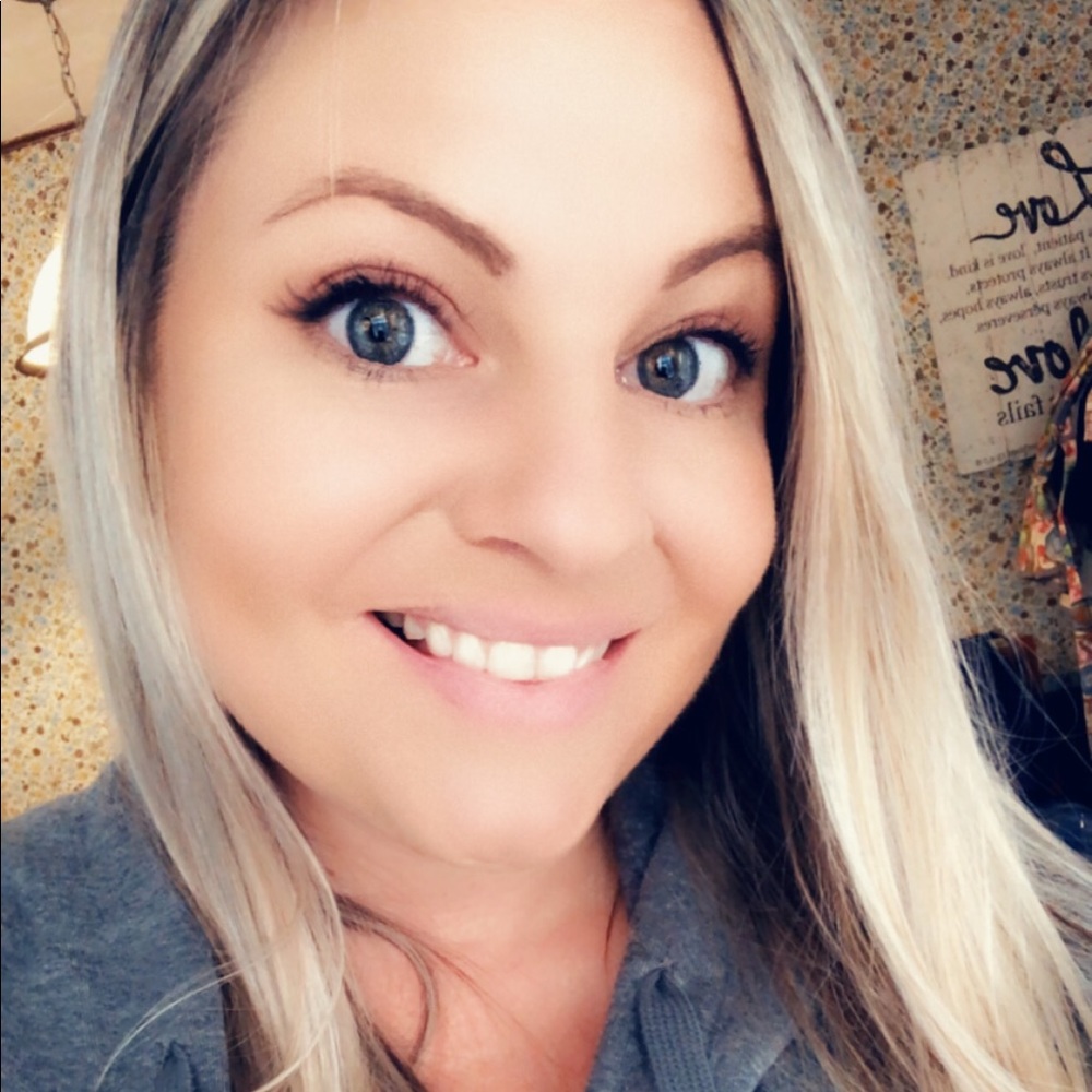 Meet your Posher, Anika